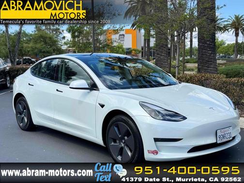 Pearl White Multi-Coat 2023 Tesla Model 3 Standard Range