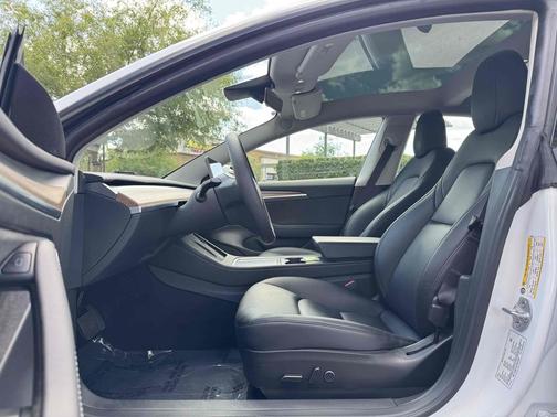 Pearl White Multi-Coat 2023 Tesla Model 3 Standard Range