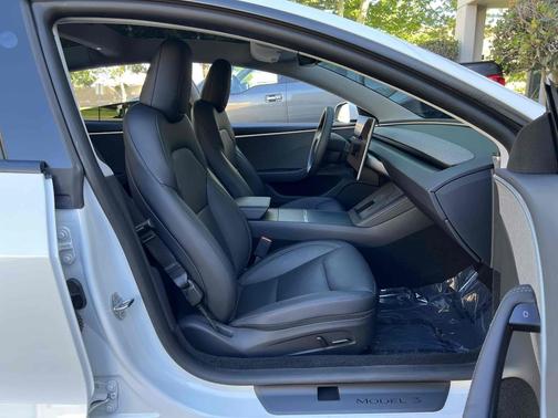 Pearl White Multi-Coat 2025 Tesla Model 3 Long Range