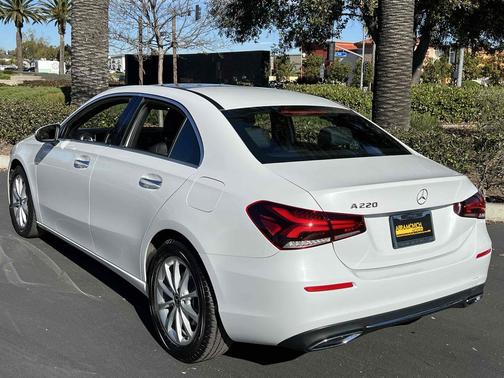 2020 Mercedes-Benz A-Class Sedan - PREMIUM PACKAGE - BLIND SPOT ASSIST