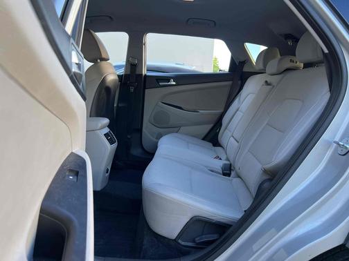 2020 Hyundai TUCSON SEL