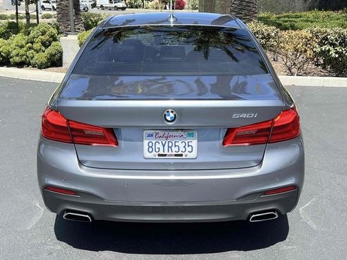 Bluestone Metallic 2019 BMW 540 540i