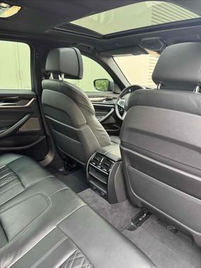 Bluestone Metallic 2019 BMW 540 540i