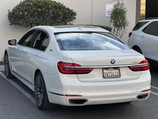 2018 BMW 740e xDrive iPerformance