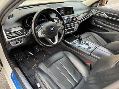 2018 BMW 740e xDrive iPerformance