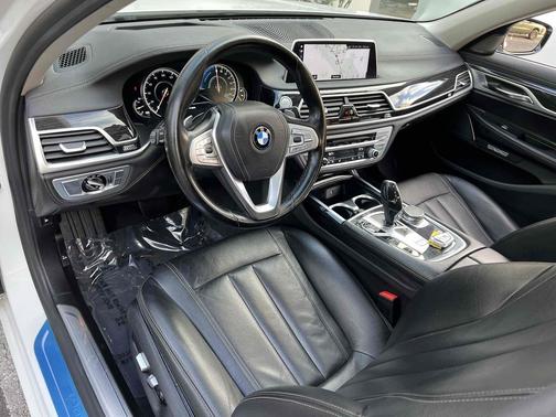 2018 BMW 740e xDrive iPerformance