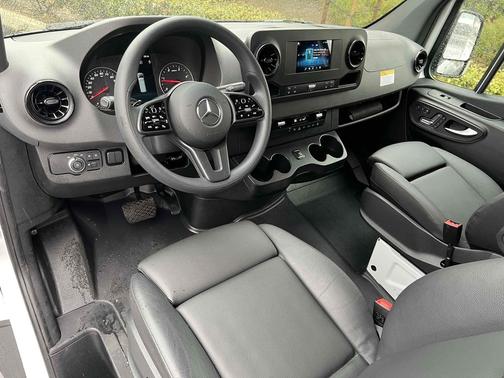 2024 Mercedes-Benz Sprinter 2500 