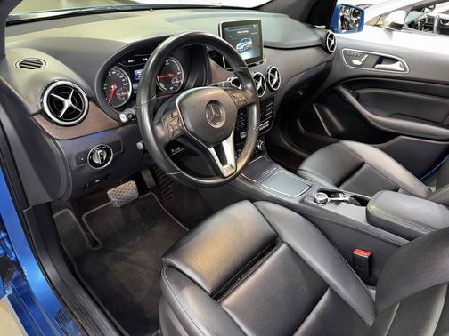 2016 Mercedes-Benz B-Class - BLIND SPOT ASSIST - PREMIUM PACKAGE