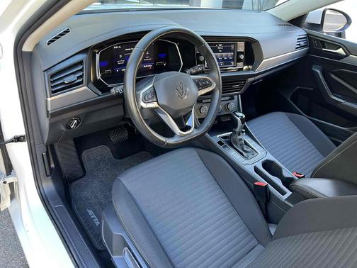 Pure White 2022 Volkswagen Jetta 1.5T S