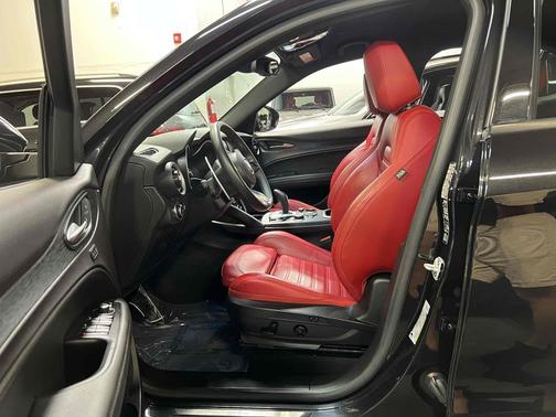 2023 Alfa Romeo Stelvio Sprint AWD