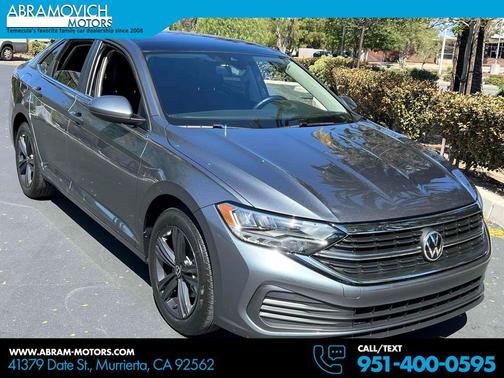 Platinum Gray Metallic 2023 Volkswagen Jetta 1.5T SE