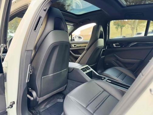2020 Porsche Panamera 4