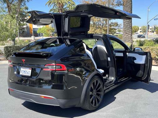 2022 Tesla Model X Dual Motor All-Wheel Drive