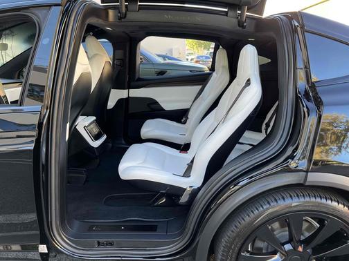 2022 Tesla Model X Dual Motor All-Wheel Drive
