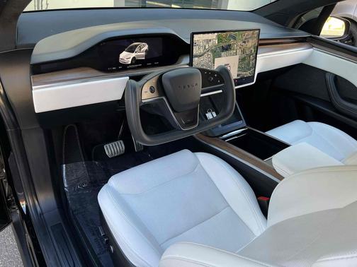 2022 Tesla Model X Dual Motor All-Wheel Drive