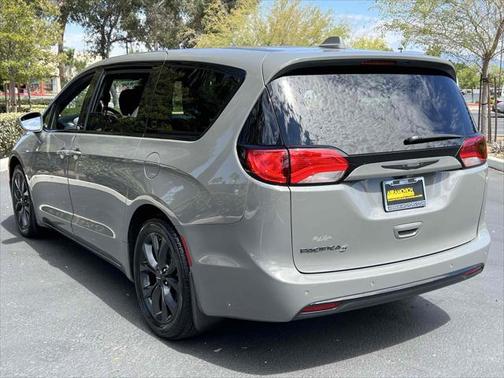 2020 Chrysler Pacifica Touring