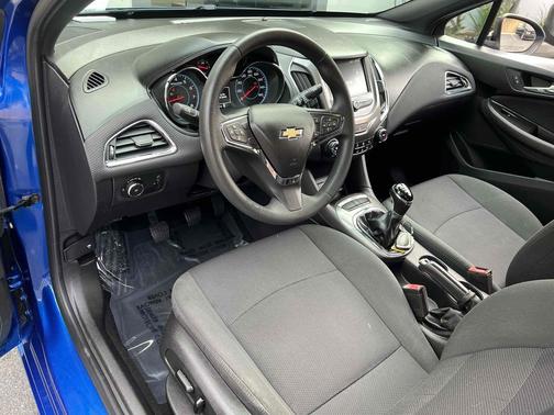 Kinetic Blue Metallic 2017 Chevrolet Cruze LT