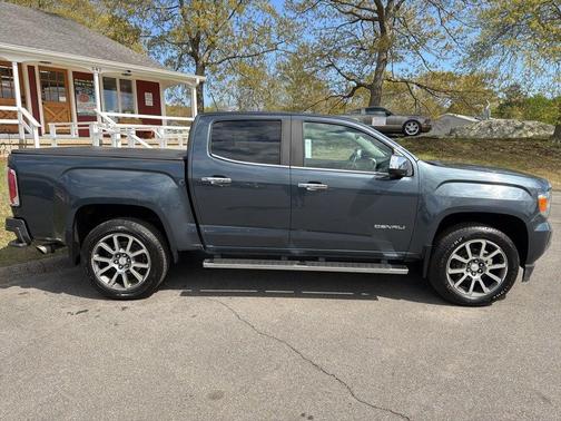 gray 2019 GMC Canyon Denali