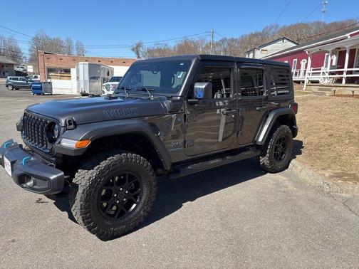 Granite Crystal Metallic Clearcoat 2024 Jeep Wrangler 4xe Willys