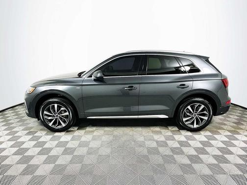 Daytona Gray Pearl Effect 2023 Audi Q5 45 S line Premium Plus
