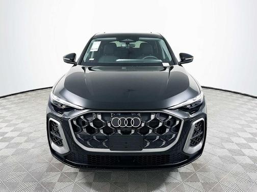 Mythos Black metallic 2026 Audi Q5 Sportback Premium TFSI quattro S tronic