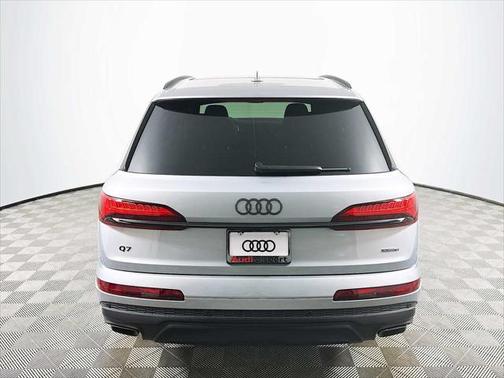 2025 Audi Q7 45 Premium Plus