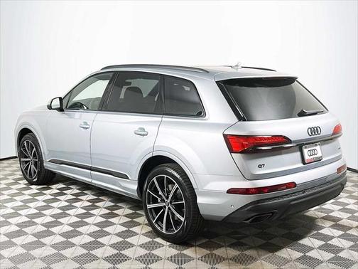 2025 Audi Q7 45 Premium Plus