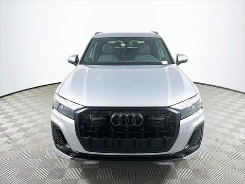 2025 Audi Q7 45 Premium Plus