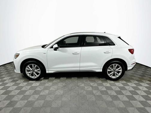 Glacier White Metallic 2023 Audi Q3 45 S line Premium Plus