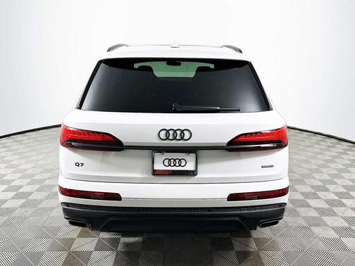 2026 Audi Q7 45 Premium Plus