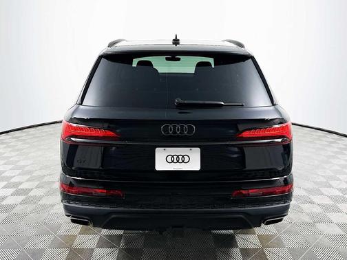2025 Audi Q7 45 Premium Plus