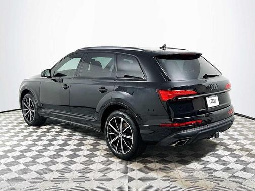 2025 Audi Q7 45 Premium Plus