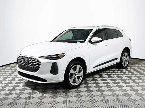 2025 Audi Q5 Premium plus