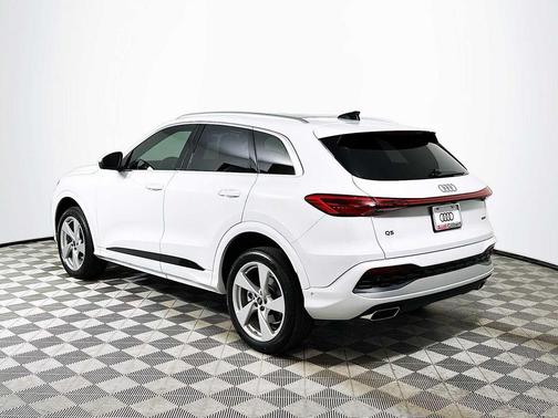 2025 Audi Q5 Premium plus