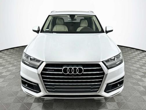 Glacier White Metallic 2019 Audi Q7 55 Premium Plus