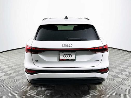 2025 Audi Q6 e-tron Premium plus
