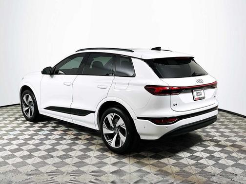 2025 Audi Q6 e-tron Premium plus