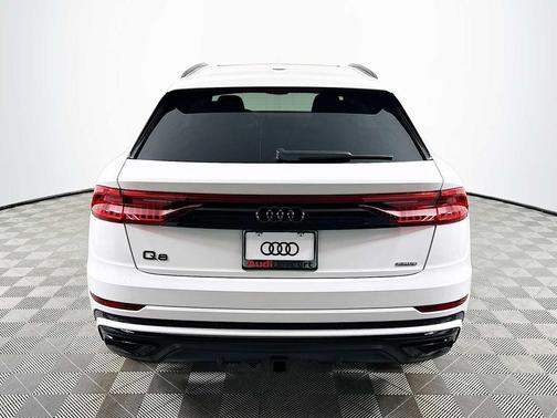 Glacier White Metallic 2023 Audi Q8 55 Premium Plus