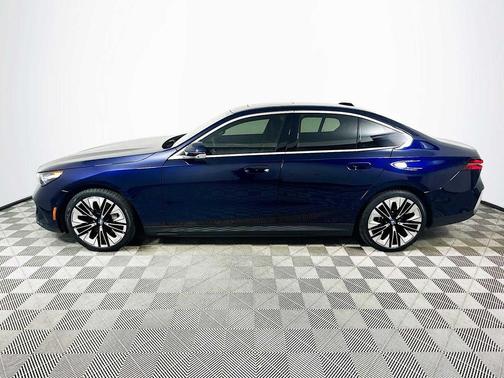 2025 BMW i5 eDrive40