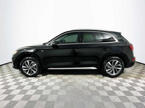 Mythos Black Metallic 2023 Audi Q5 45 S line Premium Plus