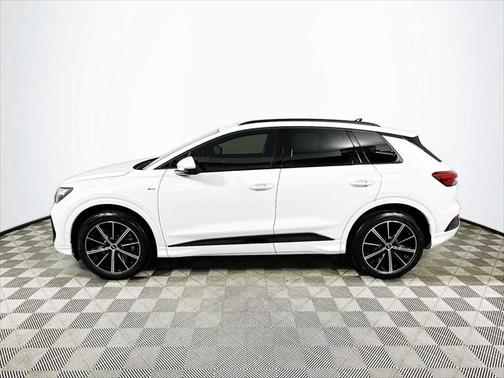2022 Audi e-tron Premium Plus
