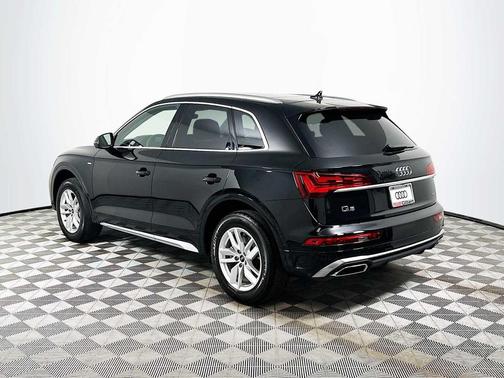 Mythos Black Metallic 2023 Audi Q5 45 S line Premium