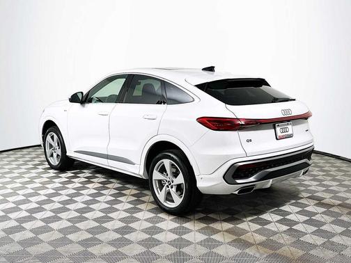 2025 Audi Q5 Premium plus