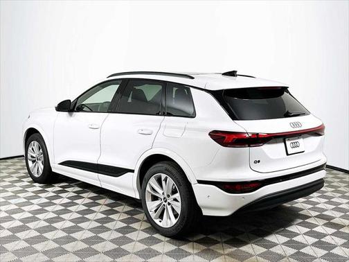 2025 Audi Q6 e-tron Premium Plus