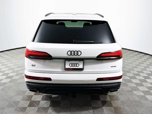 2026 Audi Q7 55 Premium Plus