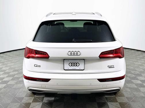 2018 Audi Q5 2.0T Premium Plus