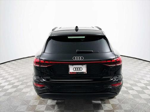 2025 Audi Q6 e-tron Prestige quattro