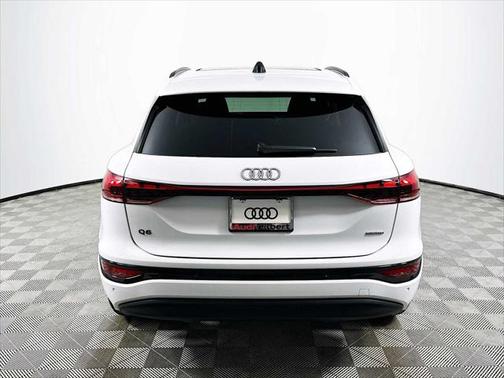 2025 Audi Q6 e-tron Premium Plus quattro