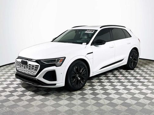2024 Audi Q8 e-tron Prestige