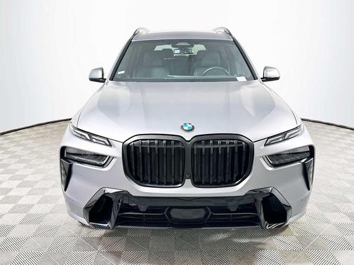 Frozen Pure Grey Metallic 2024 BMW X7 xDrive40i